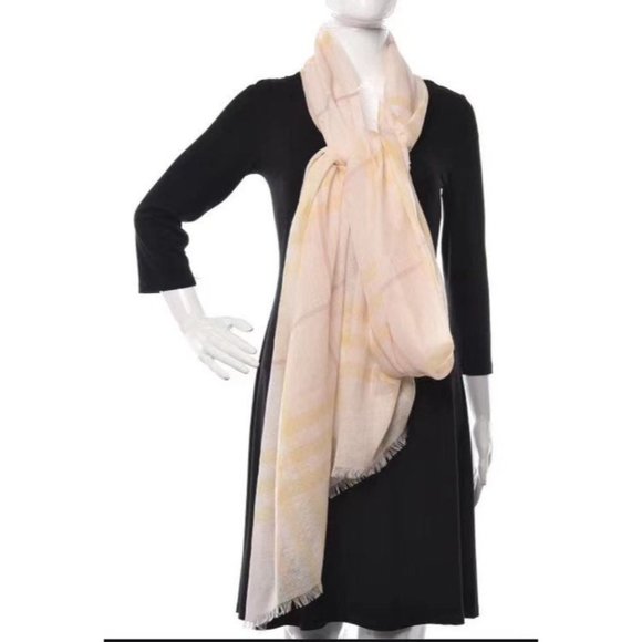 Burberry check scarf - Picture 4 of 7